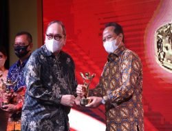 Pusri Raih 2 Penghargaan Anugerah BUMN