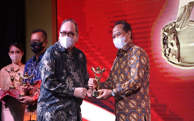 PT Pusri Palembang meraih penghargaan Kategori Anak Perusahaan BUMN tentang Tata Kelola Perusahaan