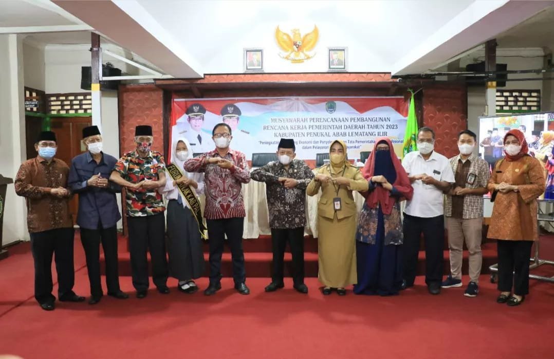 Drs Soemarjono secara resmi membuka musyawarah rencana pembangunan RKPD tahun 2023 yang digelar di aula ruang rapat kantor Bupati Pali, Kamis (31/3/2022) pagi. 