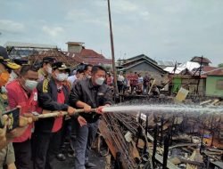 Herman Deru Semangati Korban Kebakaran di Desa Sungsang