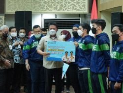 Herman Deru Bagikan Bonus Atlet PON dan Peparnas Papua