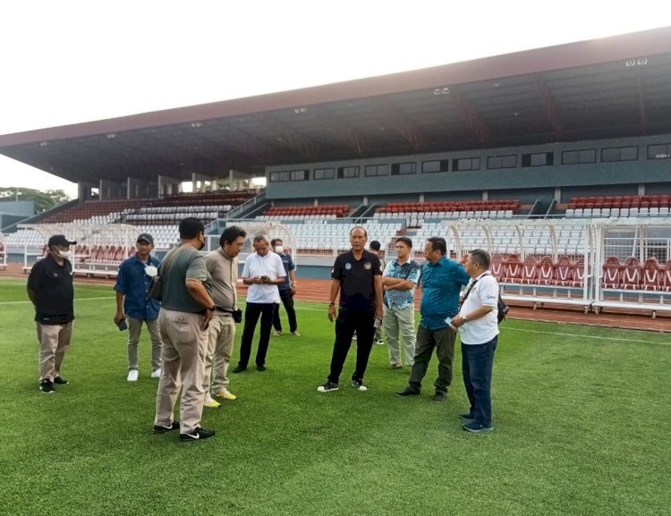 Pengecekan Stadion Bumi Sriwijaya oleh tim infrastruktur PSSI