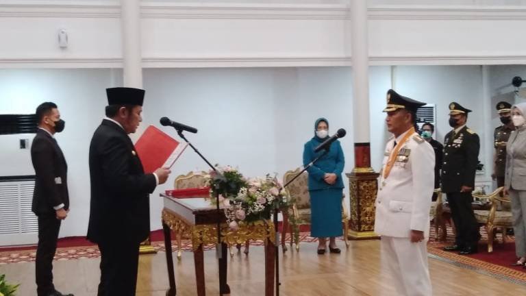 Gubernur HD melantik Apriyadi sebagai Pj Bupati Muba, Senin (30/5)