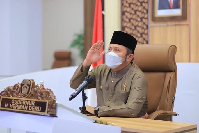 Gubernur Sumsel H. Herman Deru tetap hadir secara virtual pada sidang paripurna istimewa   HUT ke-153 Kabupaten Lahat, Jumat (20/5) pagi dari Command Center Pemprov Sumsel. 