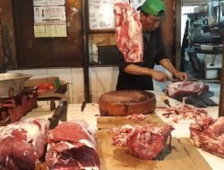 Pedagang Daging di Palembang Keluhkan Isu Wabah PMK