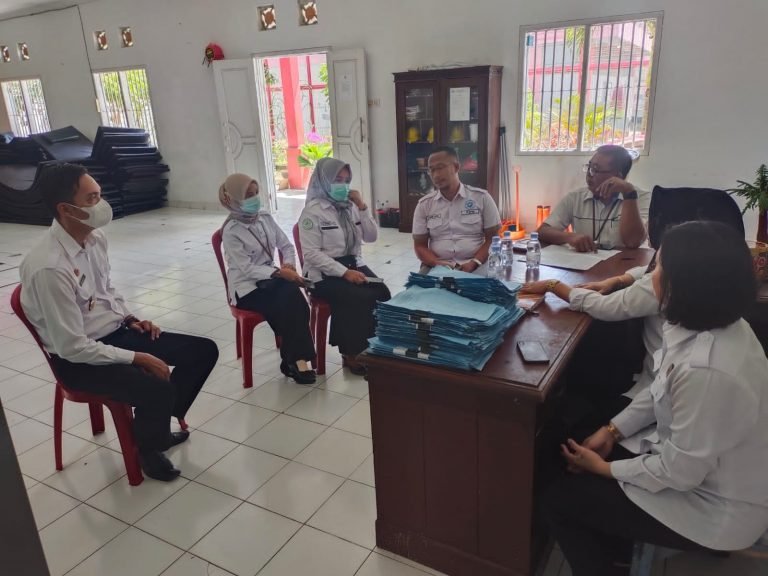 Dinas Kesehatan Kabupaten OKI melaksanakan Skrining Tubercolosis (TB) bagi Warga Binaan.