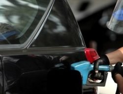 Harga Minyak Ambles 5 Persen