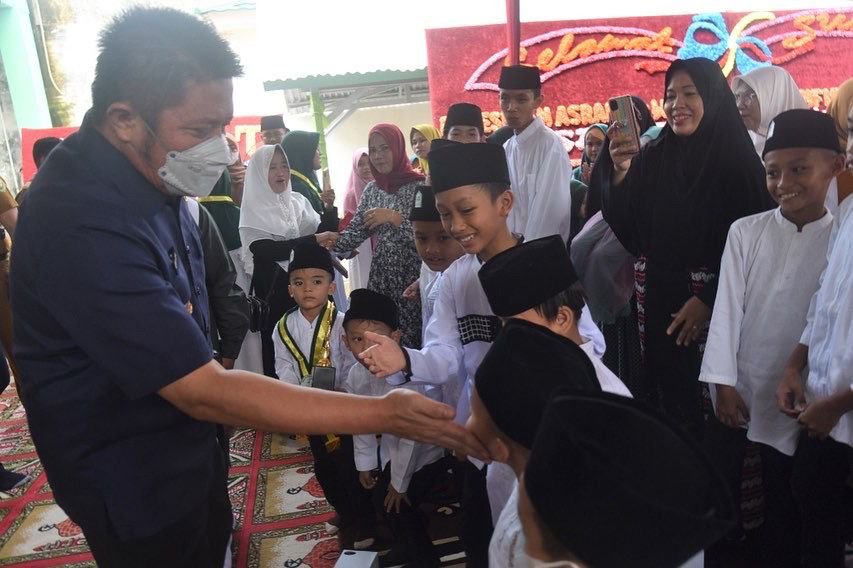 Herman Deru ketika Peresmian asrama Tahfidz tahap 1 dan Wisuda santri di rumah Qur'an Atqia, Talang Jambe Palembang