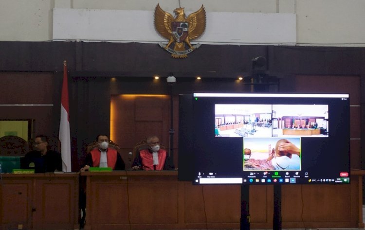 Mantan Gubernur Sumatera Selatan Alex Noerdin divonis 12 tahun penjara oleh Majelis Hakim Pengadilan Tipikor Palembang