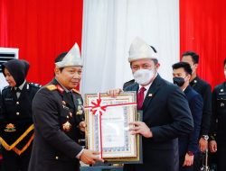 Herman Deru Untuk Kedua Kalinya Terima Penghargaan PIN Emas Dari Kapolri