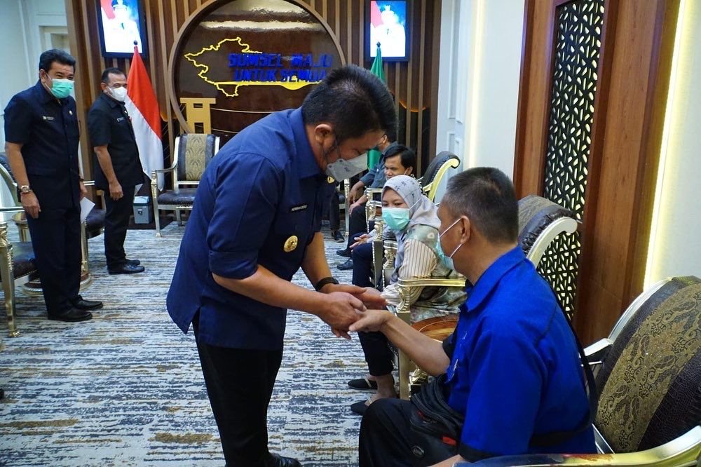 Herman Deru saat menerima Persatuan Tunanetra Indonesia (Pertuni) Provinsi Sumatera Selatan (Sumsel), di Ruang Tamu Gubernur Sumsel, Kamis (7/7) siang.