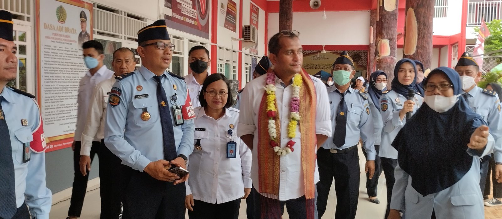 Wakil Menteri Hukum dan HAM (Wamen Kumham) RI Prof Dr Edwar Omar Sharif Hiariej SH MHum Rabu (27/7) sore melakukan kegiatan kunjungan kerja ke Lembaga Pemasyarakatan Khusus Anak (LPKA) Klas I Pakjo Palembang.