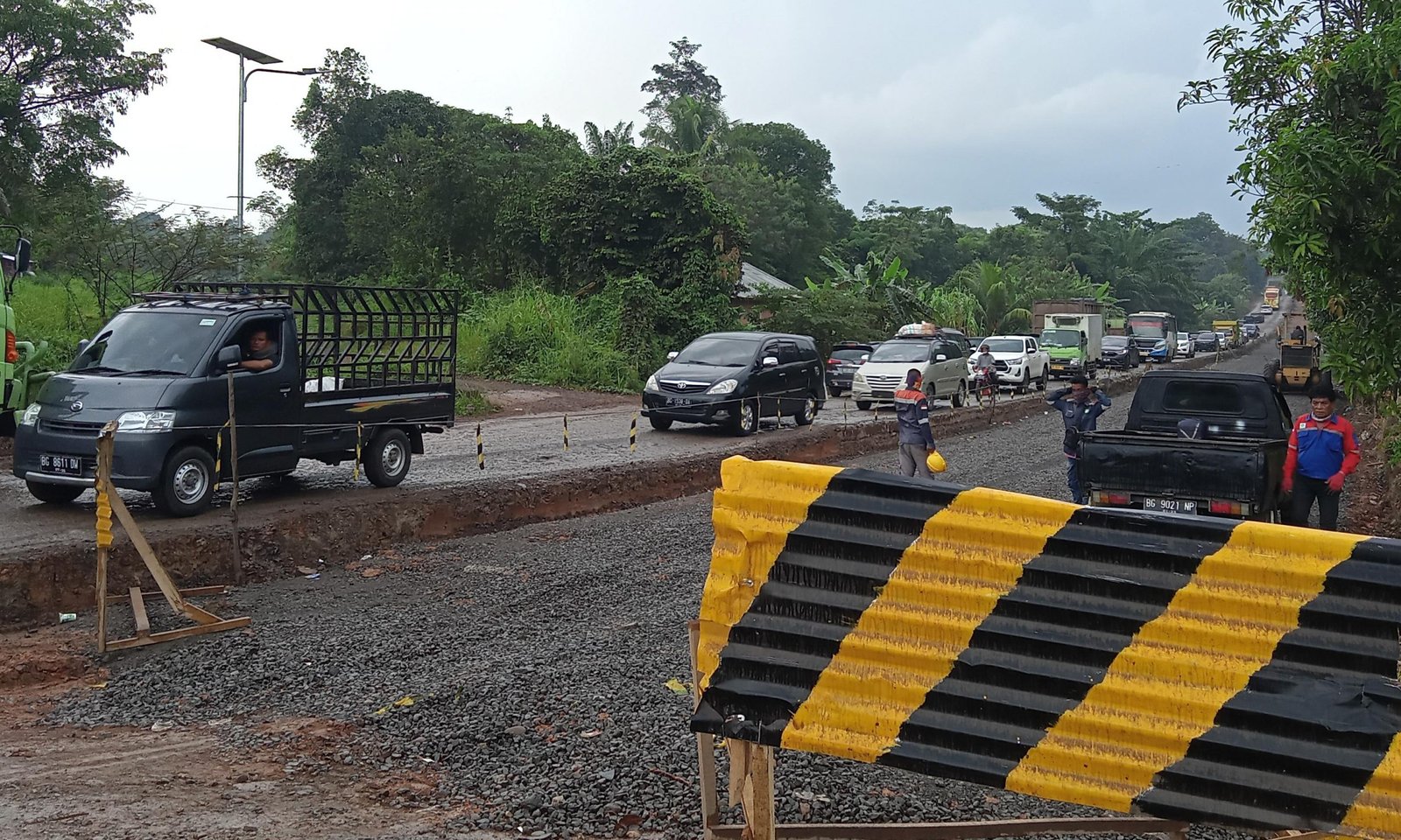Balai Besar Pelaksanaan Jalan Nasional (BBPJN) V wilayah Sumsel, minta tambahan waktu 25 hari untuk perbaikan Jalan Lingkar Timur yang menghubungkan Prabumulih - Muara Enim