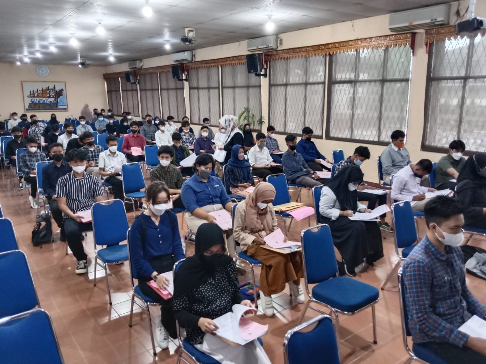 Proses perkuliahan di politeknik Unsri (Polsri) pasca pandemi covid-19 kini sudah menjalankan kembali proses pembelajaran secara luring .