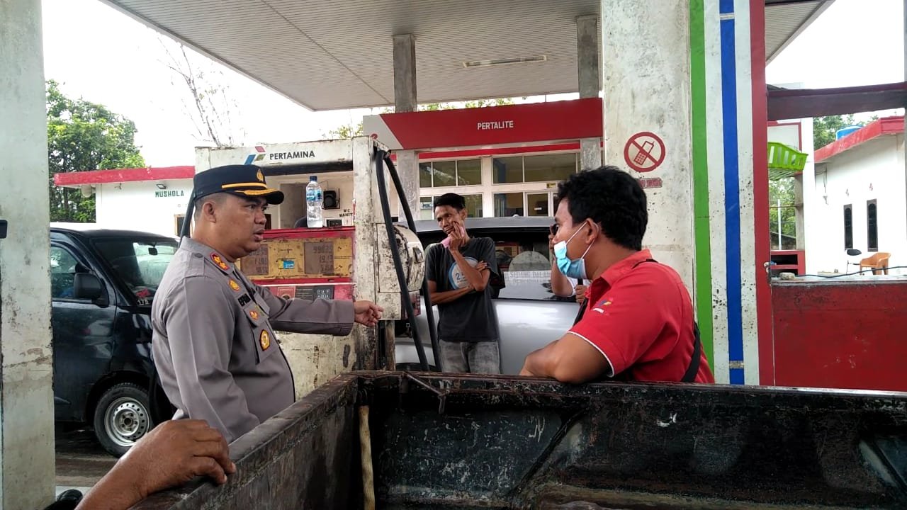 Kapolres Penukal Abab Lematang Ilir (PALI) AKBP Efrannedy beserta jajaran nya, melakukan sidak salah satu SPBU yang ada di Beracung
