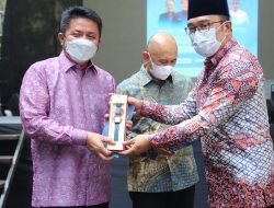 Menkop dan UMKM Teten Masduki Apresiasi Herman Deru dan Ridwan Kamil