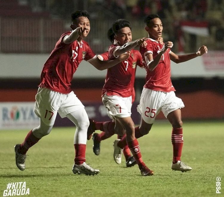 Skuad Timnnas Indonesia U16 memastikan satu tempat di partai final/foto:PSSI