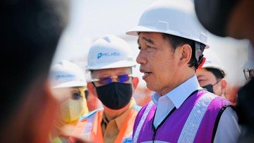 Foto: Presiden Joko Widodo meresmikan pembangunan Terminal Kijing Pelabuhan Pontianak yang terletak di Kabupaten Mempawah, Provinsi Kalimantan Barat, pada Selasa (9/8/2022). (Foto: Laily Rachev - Biro Pers Sekretariat Presiden)