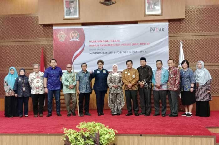 Pose bersama BAP DPD RI dengan BPK Sumsel