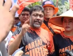 Ribuan Buruh Kepung Gedung DPR RI