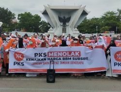 Monpera Jadi Saksi PKS Tolak Kenaikan BBM Subsidi