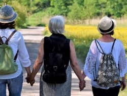 Teknologi ini Bisa Bikin Orang Meninggal Ngobrol Sama Pelayat