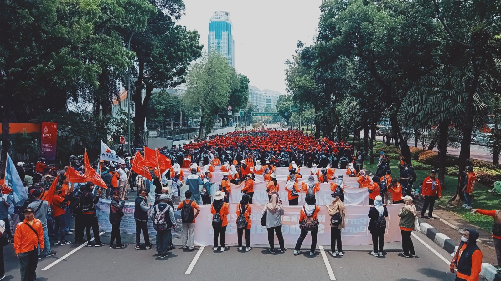 Kadin Indonesia mengaku keberatan dengan permintaan buruh yang menginginkan kenaikan tarif upah sebesar 13 persen pada 2023.