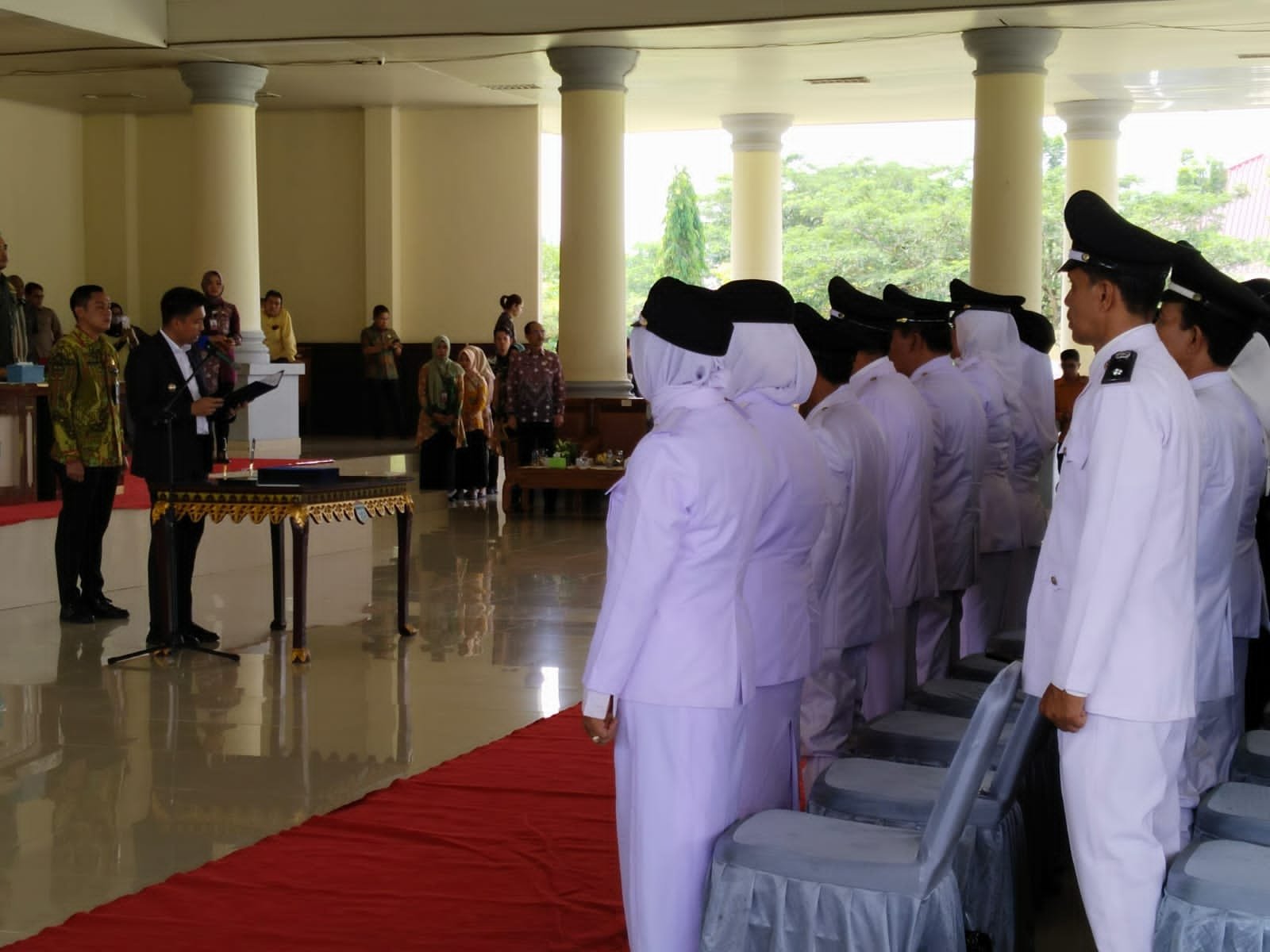 153 orang pejabat Eselon II, III, dan IV di lingkungan Pemkab Ogan Ilir serta sejumlah camat dan lurah dilantik oleh Bupati Ogan Ilir, Panca Wijaya Akbar