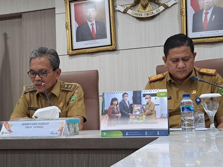 Sekretaris Daerah Provinsi Sumsel, SA Supriyono saat konferensi pers di Kantor Gubernur Sumsel