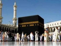Rencana Kenaikan Biaya Haji Ditolak
