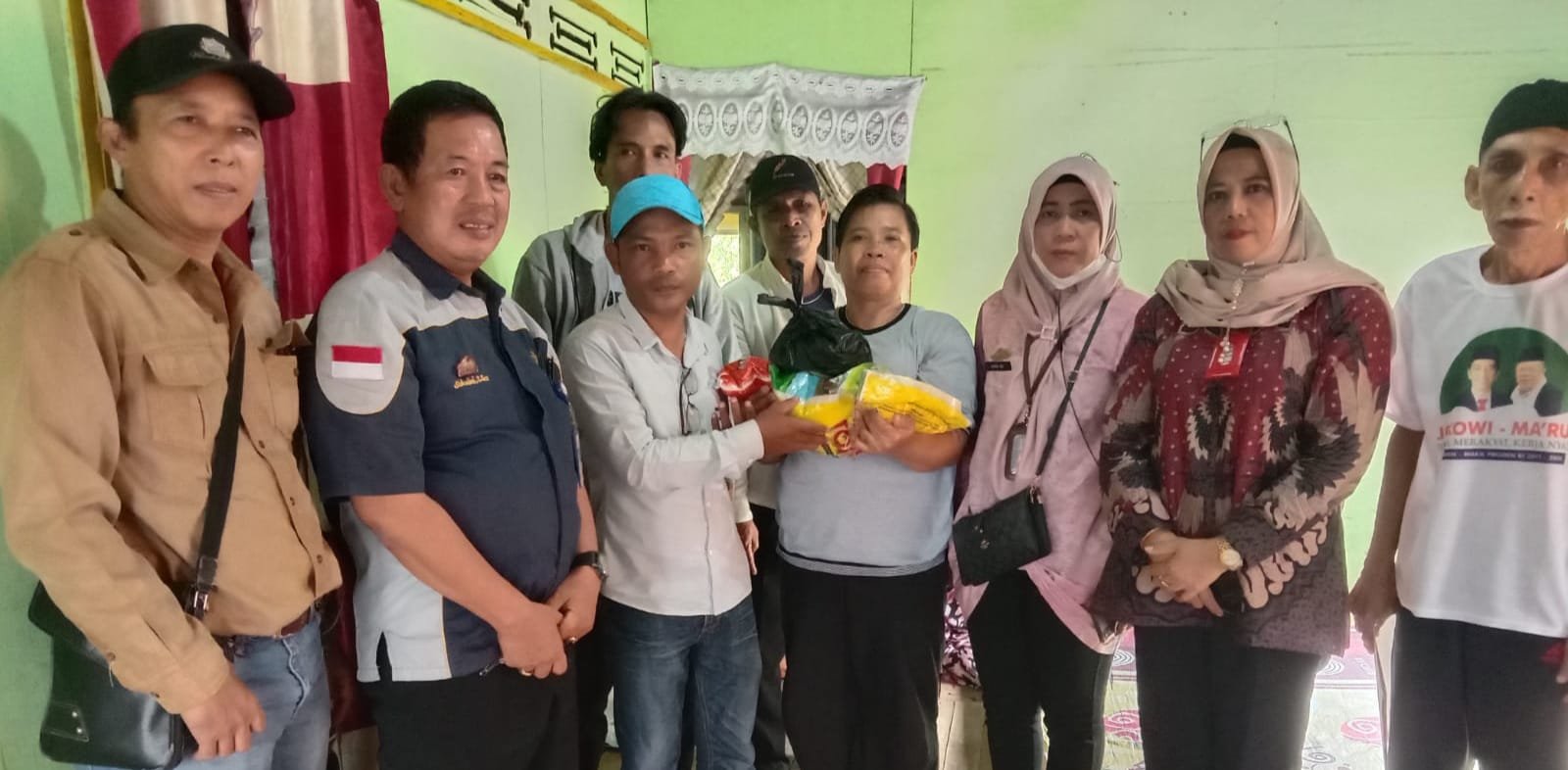 DPC Projamin Kota Palembang memberikan bantuan sembako kepada Sulami.