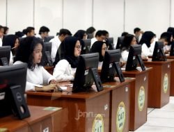 Satu Langkah Lagi DPR Sahkan RUU ASN, Honorer Diangkat PNS Tanpa Tes