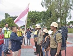 Tim Bukit Asam Summit Trekking Mulai Ekspedisi ke 6 Gunung