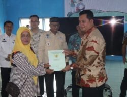Bupati dan Wabup Serahkan 556 Sertifikat Tanah Secara Simbolis