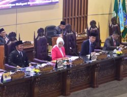 Hadiri Rapat Paripurna DPRD Sumsel, HD Sampaikan Penjelasan 4 Raperda
