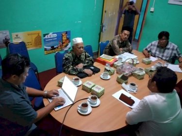 Suasana diskusi di ruang rapat kantor Baznas Sumsel terkait pencetakan Al Quran