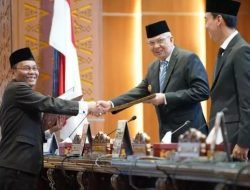 Lima Pansus DPRD Sumsel Menerima LKPJ Gubernur 2022