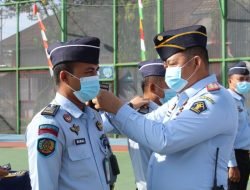 Kalapas Muara Enim Sematkan Kenaikan Pangkat Kepada 7 Orang Pegawai