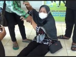 Keluarga Tersangka Kasus Dugaan Cabul Sumpah Pocong Menangis Histeris