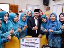 Salurkan Modal Usaha Untuk 2.860 Emak-emak di Muba
