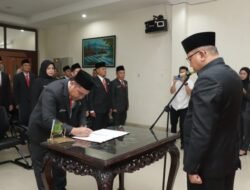 Pj Sekda Lantik Pejabat Administrasi dan Fungsional Pemkab Muba