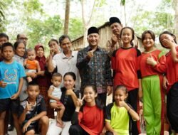 Weekend, Pj Bupati Apriyadi Sambangi Warga Sungai Keruh Yang Mendapat Program Bedah Rumah