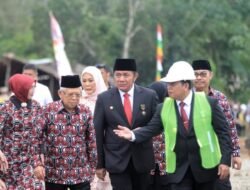 Herman Deru Dampingi Wapres Tinjau Program Bedah Rumah
