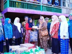 Pj Ketua PKK Muba Sambangi Korban Kebakaran di Lawang Wetan