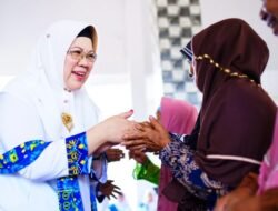 Asna Aini Apriyadi Resmi Lantik Pengurus BKMT Kecamatan Lalan