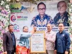 HUT IWO ke 11, Pj Bupati Apriyadi Terima Penghargaan