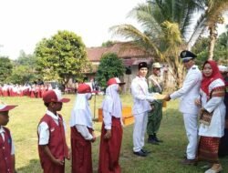 HUT RI ke-78, Pemdes Suka Raja Penukal Gelar Pemberian Piagam Kepada Petugas Pembina Upacara