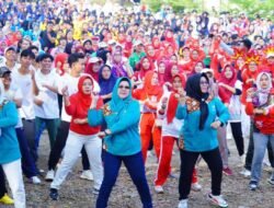 Pj Ketua TP PKK Muba Senam Bersama Warga Sungai Keruh