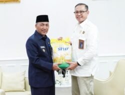 Tekan Inflasi, Pj Bupati Apriyadi dan Bulog Stabilkan Harga dan Pasokan Beras
