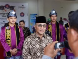 Pj Bupati Apriyadi Minta Lulusan Terus Upgrade Kemampuan